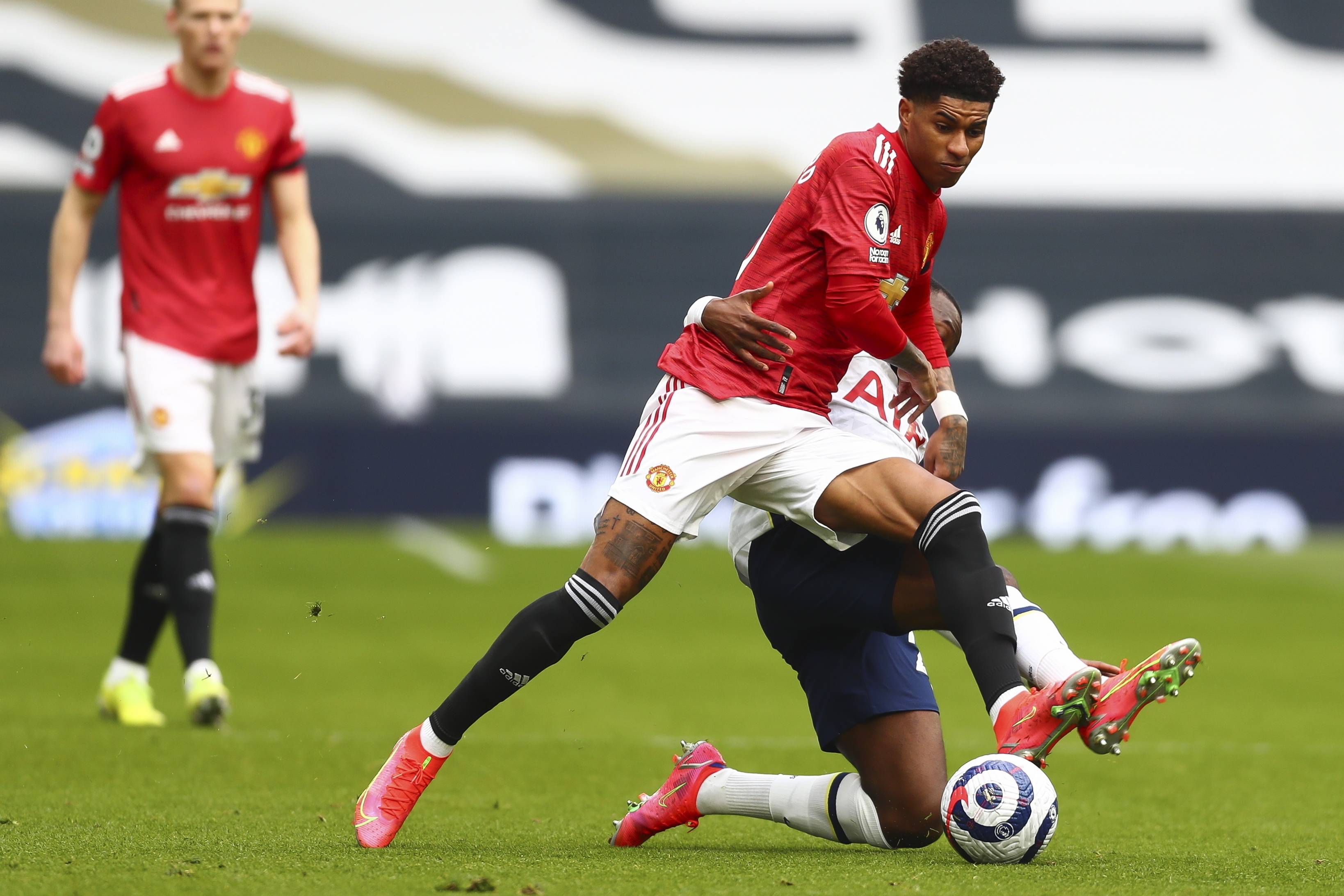 甲奠定了坚 甲奠定了坚